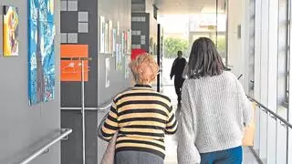 Operar los ojos para cuidar la mente: el nuevo desafío contra la demencia anunciado en Elche