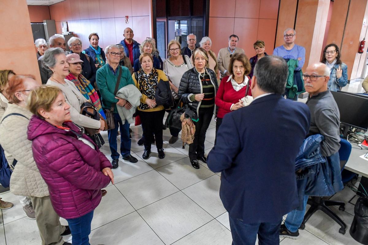 Visita de los alumnos de Peritia et doctrina de la ULPGC al periódico LA PROVINCIA Visita de los alumnos de Peritia et doctrina de la ULPGC al periódico LA PROVINCIA