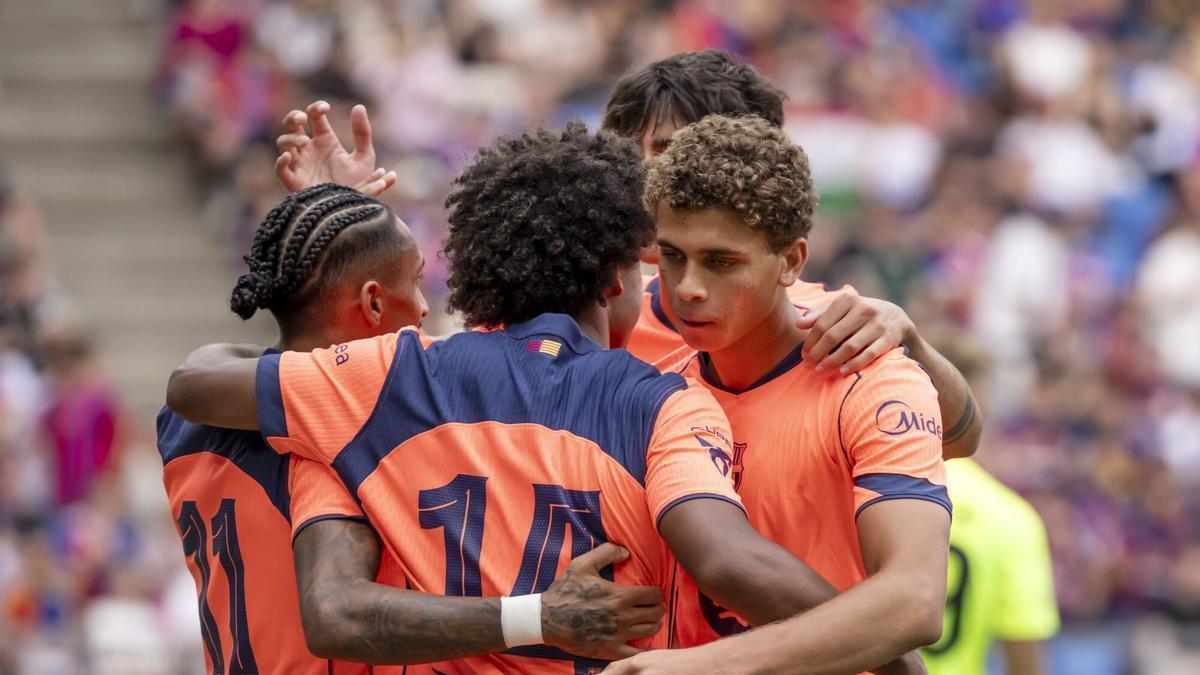 El Barça se prepara para la Liga con una goleada al Basilea (2-5)