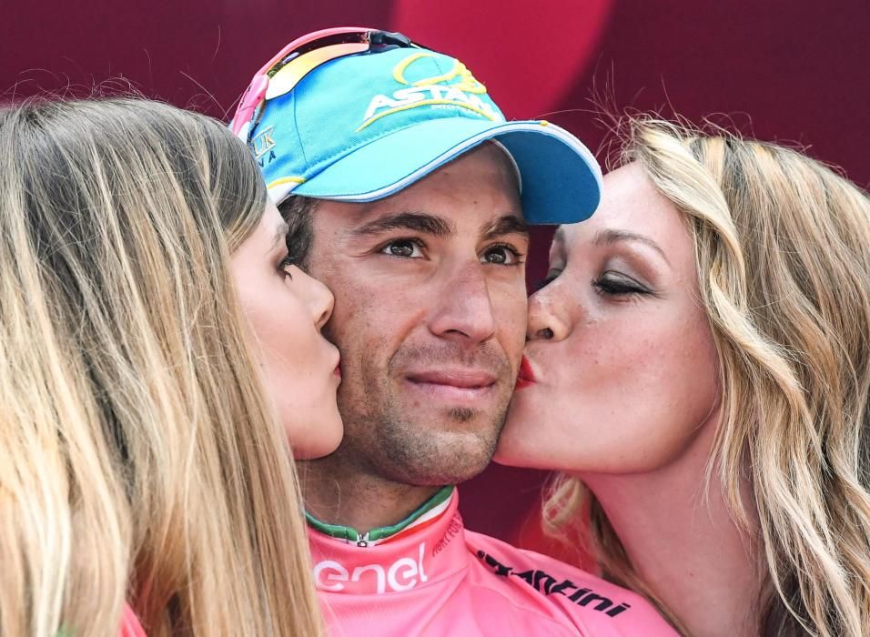 El ciclista del Astana se adjudicó su segundo Giro de Italia en la etapa que finalizó en Turín y que ha cerrado esta edición de la ronda italiana.