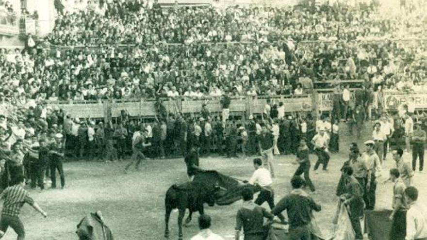 El Corre de Bou de la festa major de l&#039;any 1965