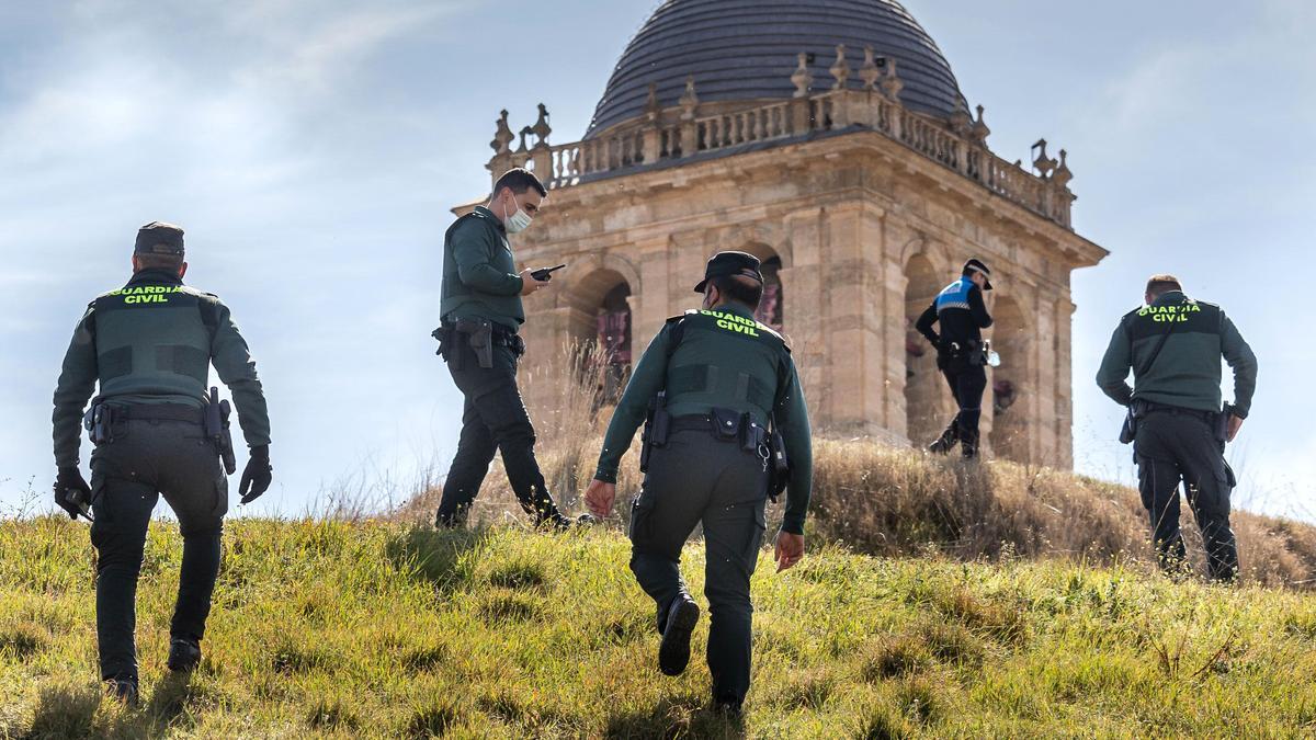 Agentes de la Guardia Civil en lugar del siniestro.