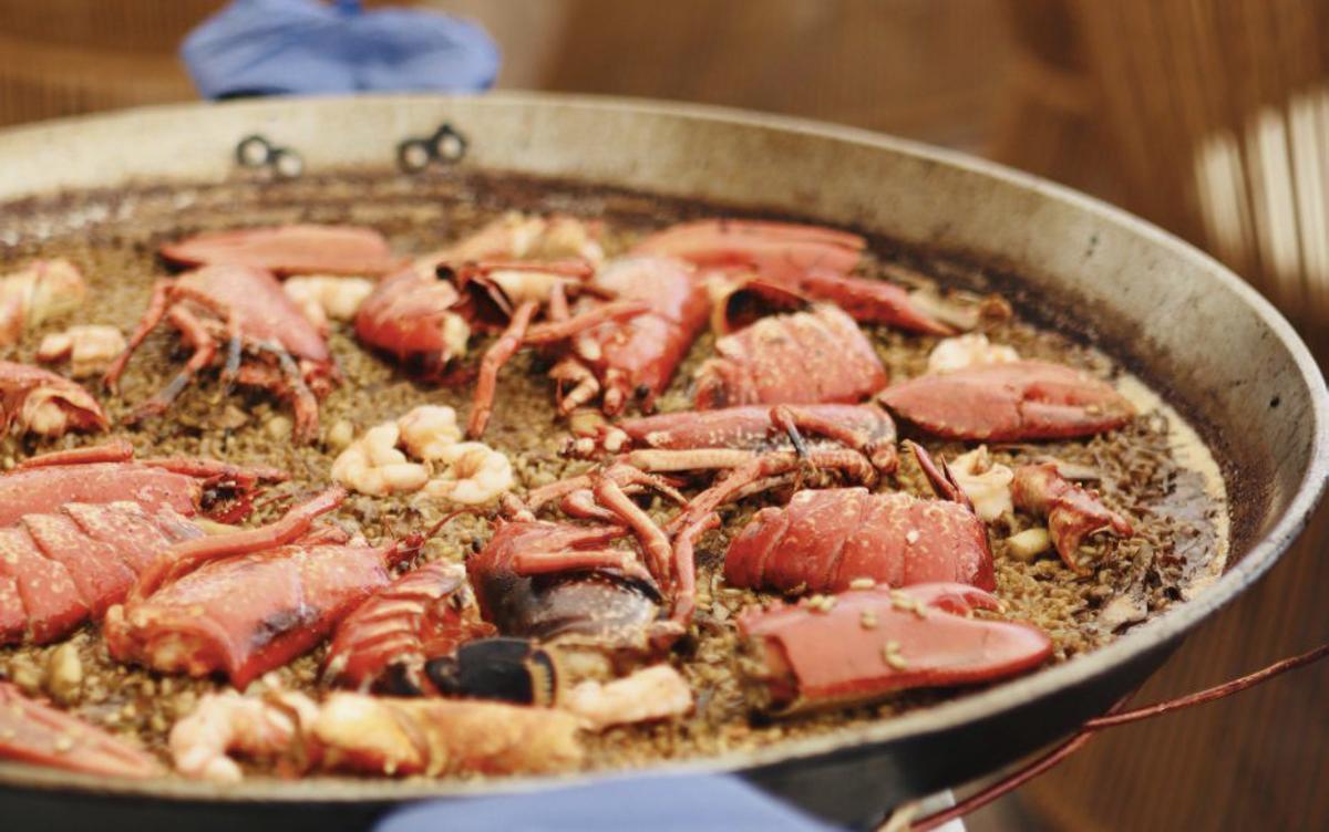 Arroces y mariscos son algunas de las especialidades de Noho. | | NOHO