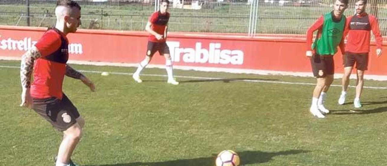 Angeliño, ayer en su primer entrenamiento en Son Bibiloni.