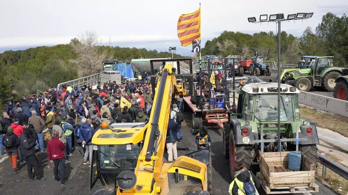 Agricultores españoles y franceses se unen contra la &quot;competencia desleal&quot;.