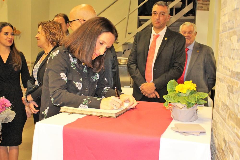 Patricia Campos también estampa su firma.