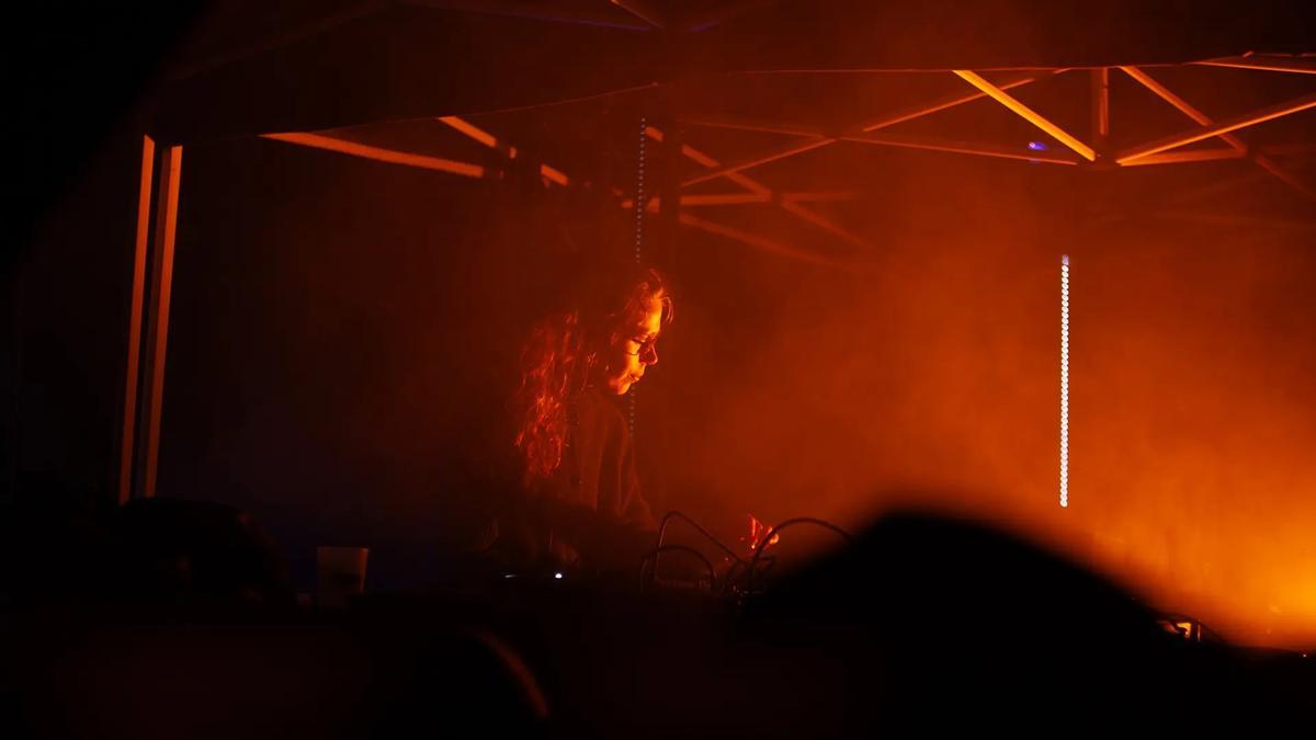 Artista pinchando en la anterior edición del festival Mostra Barcelona, dedicado a la electrónica en pequeño formato.