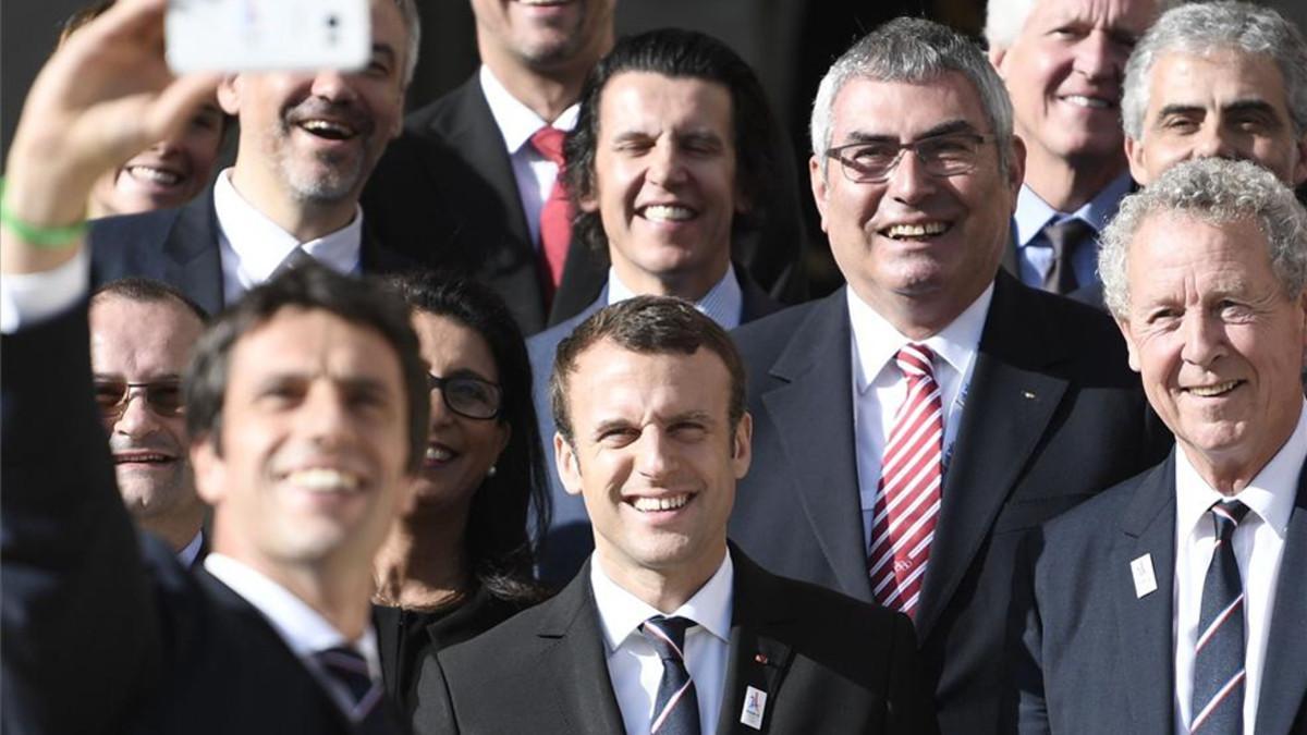Macron, en el selfie de grupo