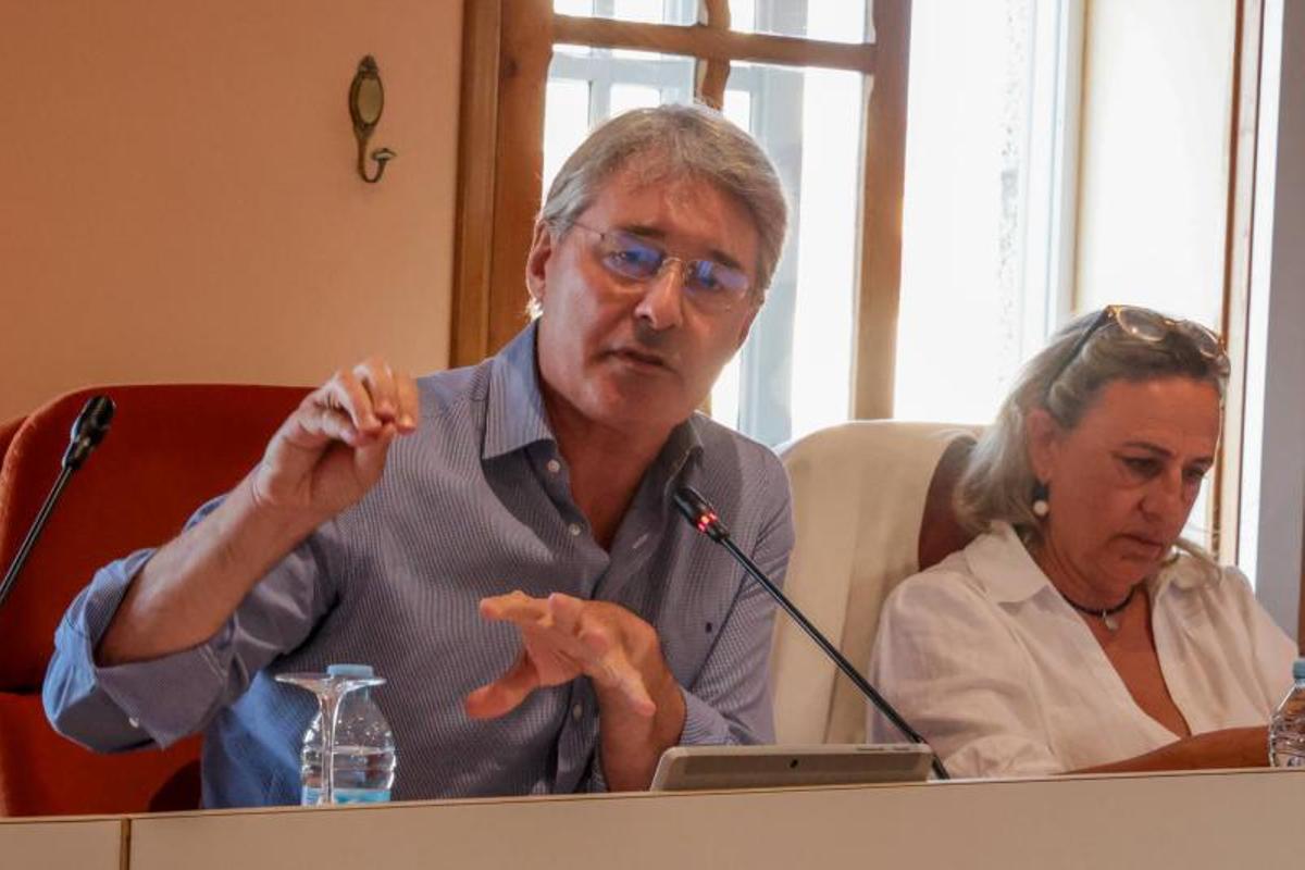José Cacabelos y la concejala Ángeles Domínguez.