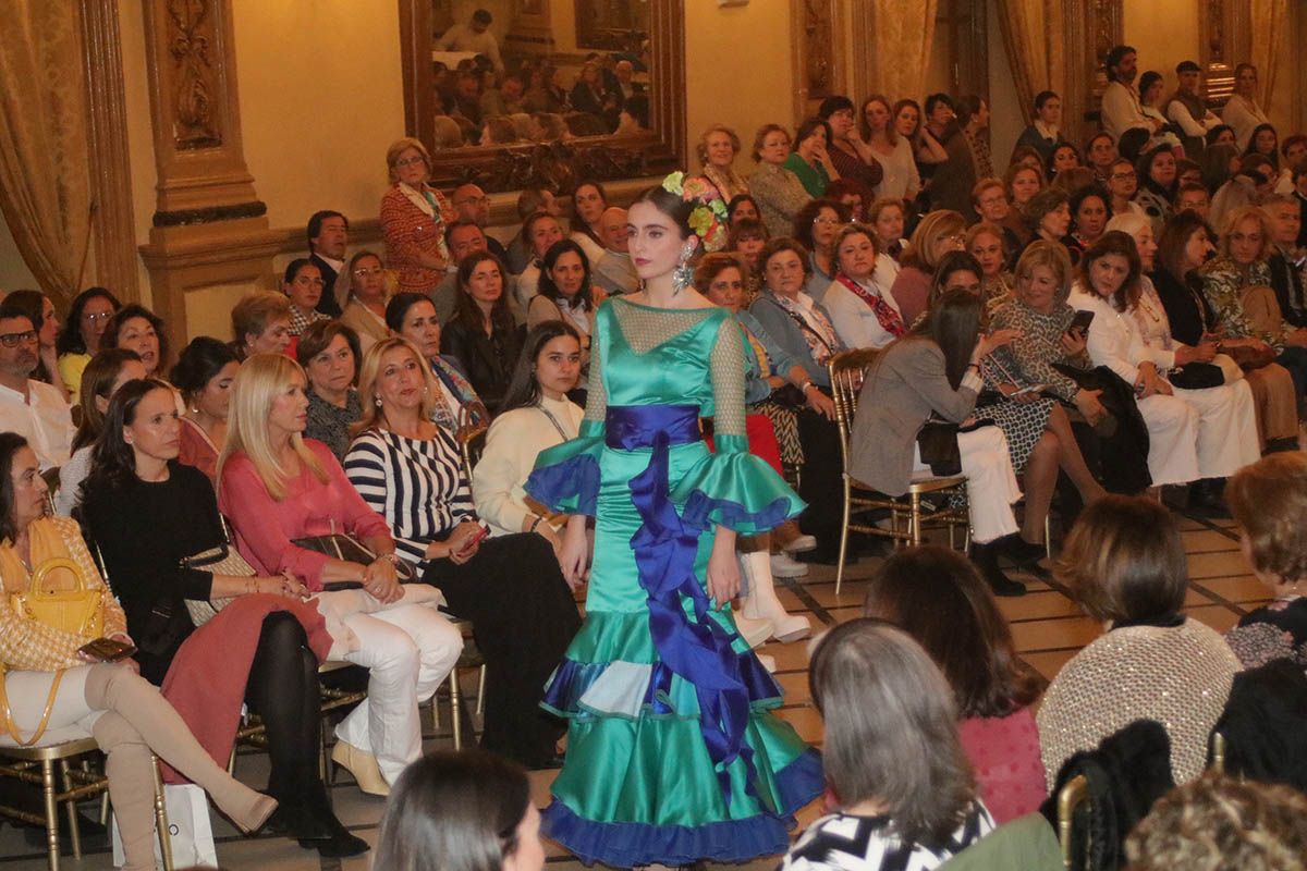 Desfile de moda flamenca a beneficio de Sonrisa de Lunares