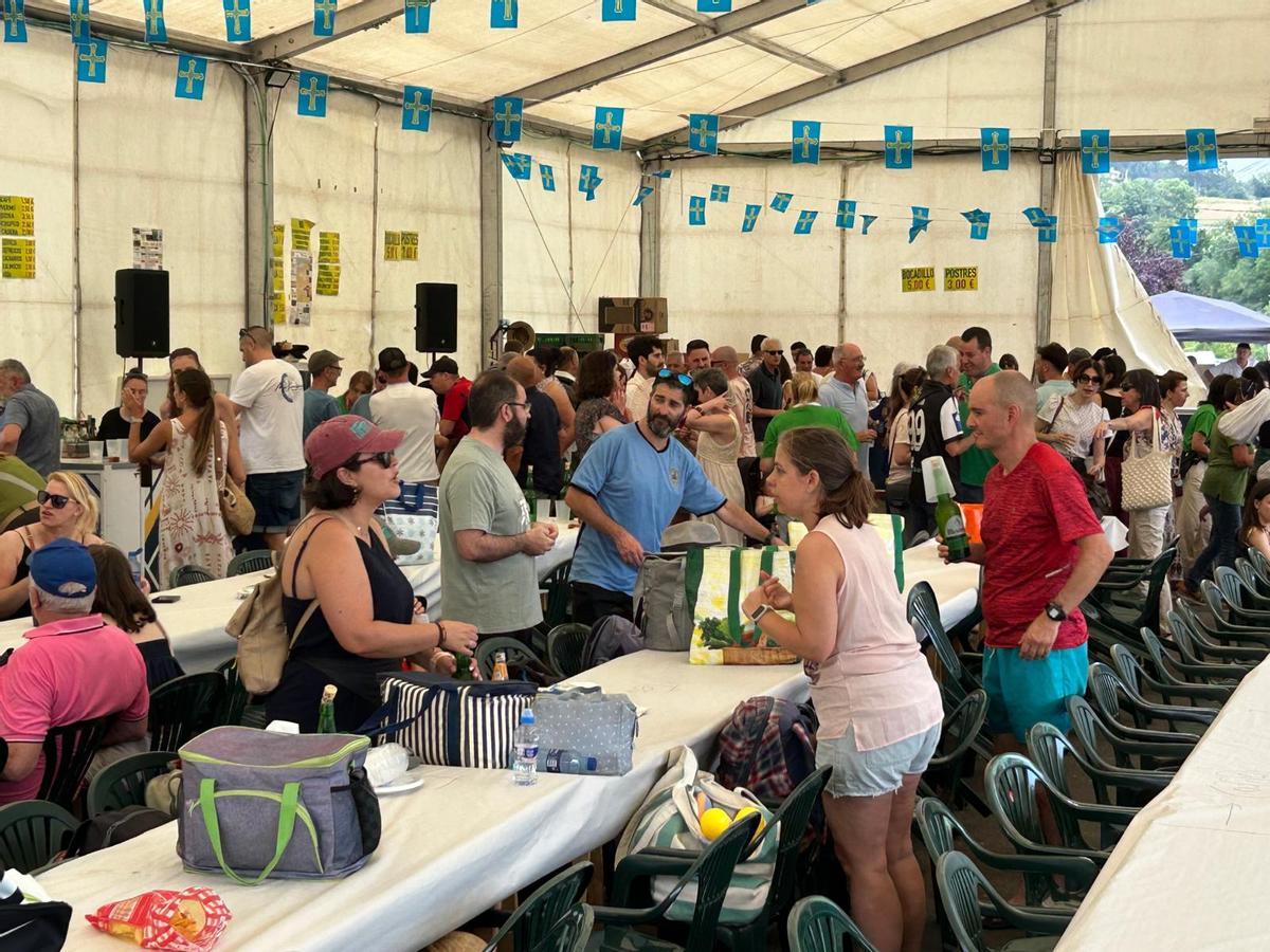 EN IMÁGENES: Parrilladas multitudinarias y chapuzones refrescantes en las fiestas de Pillarno