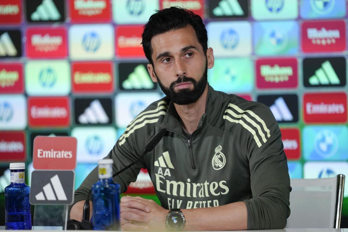 Álvaro Arbeloa, entrenador del Real Madrid, en rueda de prensa