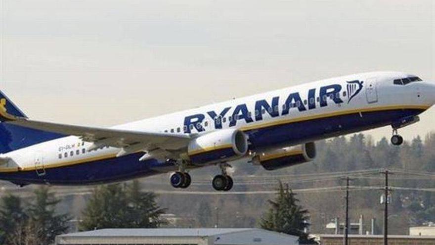 Tres heridos leves por &quot;severas turbulencias&quot; en un vuelo de Ryanair