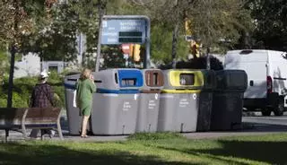 La tasa de basuras sube un 6,4%: los hogares pagan 136 euros en Barcelona y 151 euros en Madrid