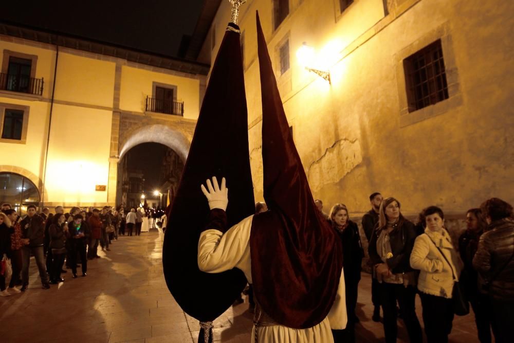 Procesión de la Hermandad de los Estudiantes de Oviedo