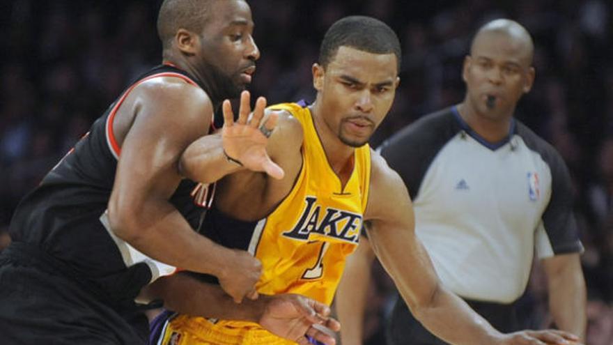 Sessions entra a canasta ante la oposición de Felton, de Portland.