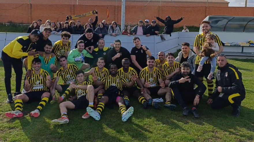 El Moraleja CF se da un homenaje ante los suyos