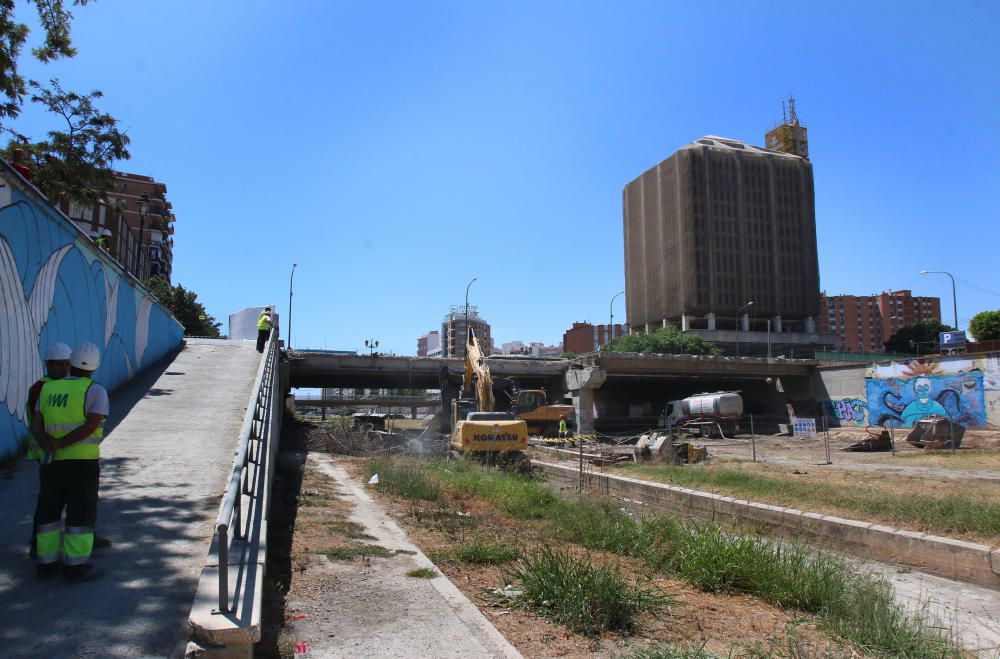 Demolición del tablero norte del Puente de Tetuán.