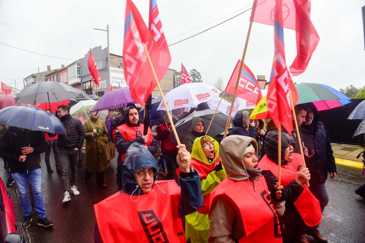 Manifestación de los trabajadores de Losán y Aserpal de Vilasantar a Curtis Manifestación de los trabajadores de Losán y Aserpal de Vilasantar a Curtis