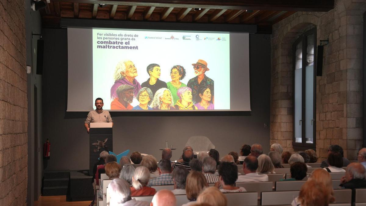 L’acte de commemoració del Dia Mundial contra el Maltractament de les Persones Grans, al CaixaForum Girona.