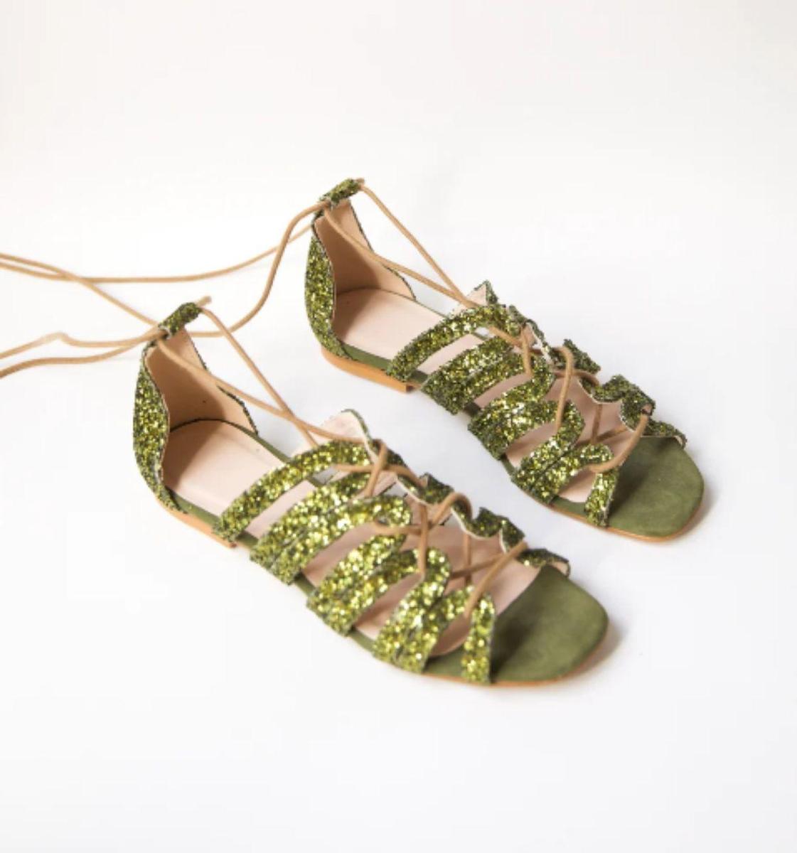 NURIA ROCA | Sus sandalias brillantes son 'made in Spain' y están  rebajadísimas