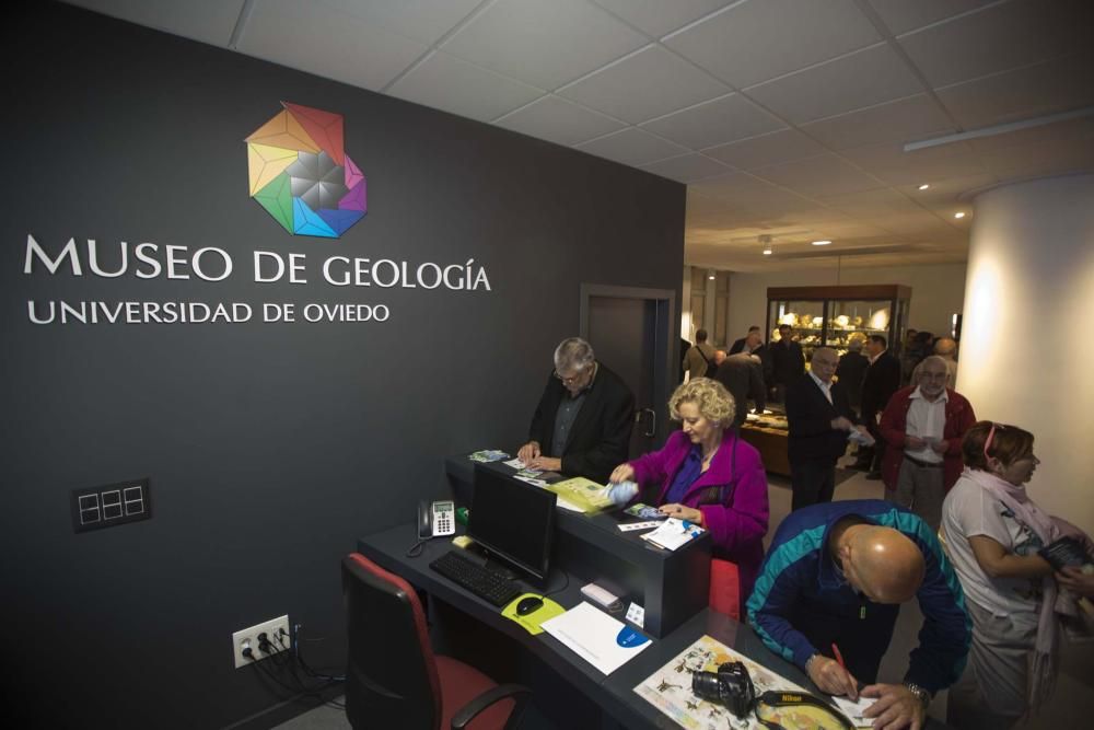 Inauguración del Museo de Geología de la Universidad de Oviedo