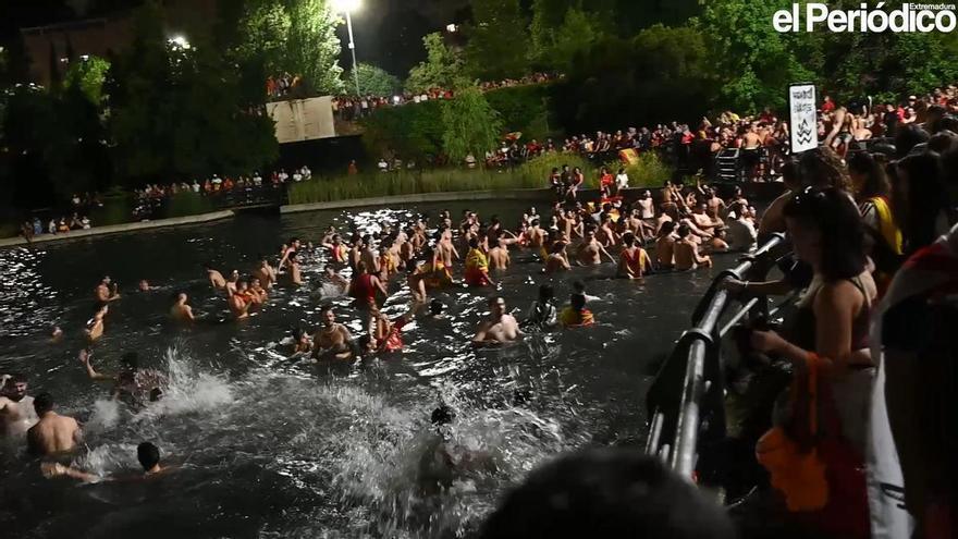 Cáceres celebra la victoria de la selección española en el Rodeo