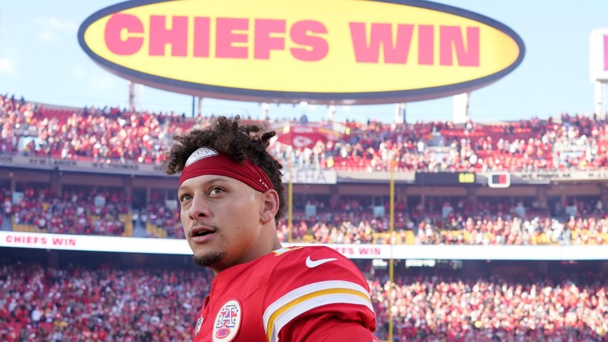 Patrick Mahomes posa tras su victoria ante Broncos