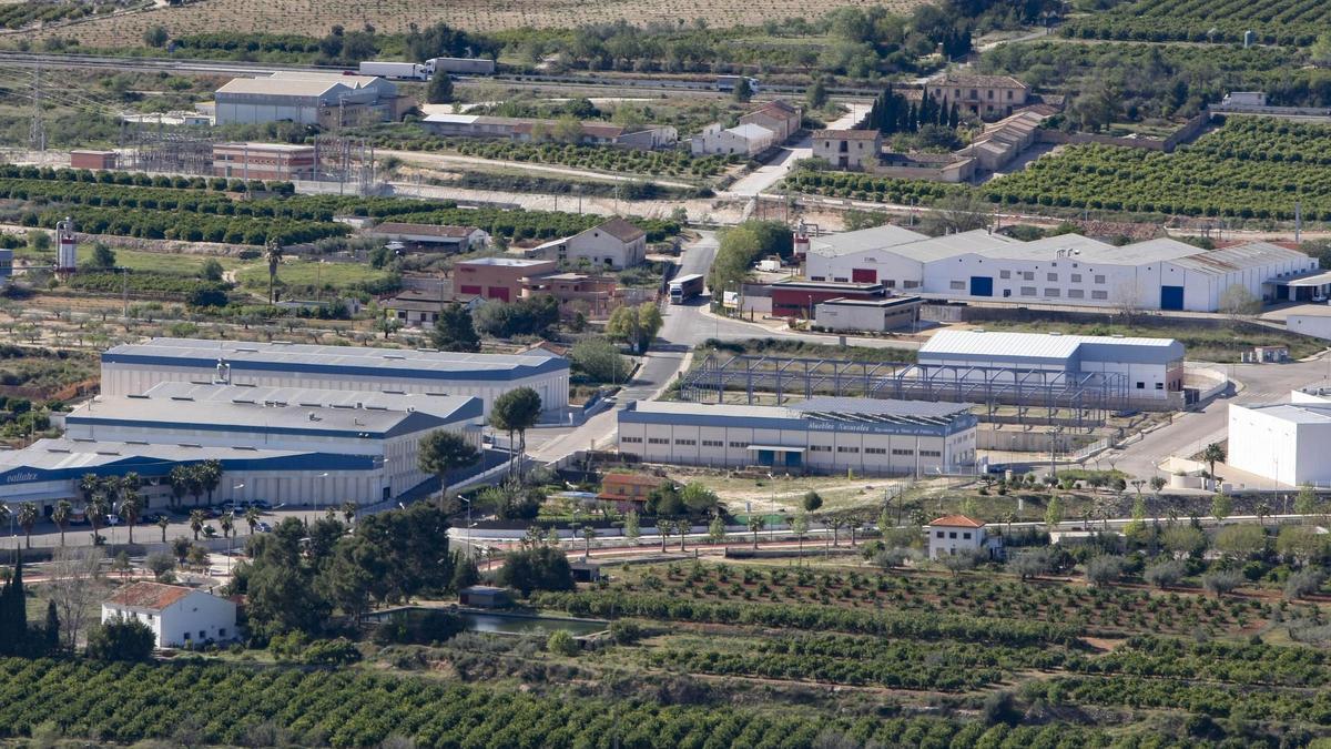 Empresas y naves industriales en el polígono de Vallada, en una imagen de archivo.