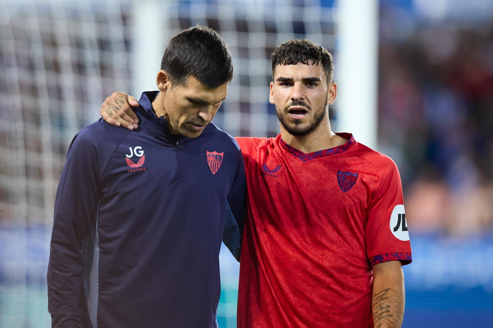 Isaac Romero of Sevilla FC gets injured during the LaLiga EA Sports match between Deportivo Alaves and Sevilla FC at Mendizorrotza on September 20, 2024, in Vitoria, Spain. AFP7 20/09/2024 ONLY FOR USE IN SPAIN / Ricardo Larreina / AFP7 / Europa Press;2024;SOCCER;SPAIN;SPORT;ZSOCCER;ZSPORT;Deportivo Alaves v Sevilla FC - LaLiga EA Sports;
