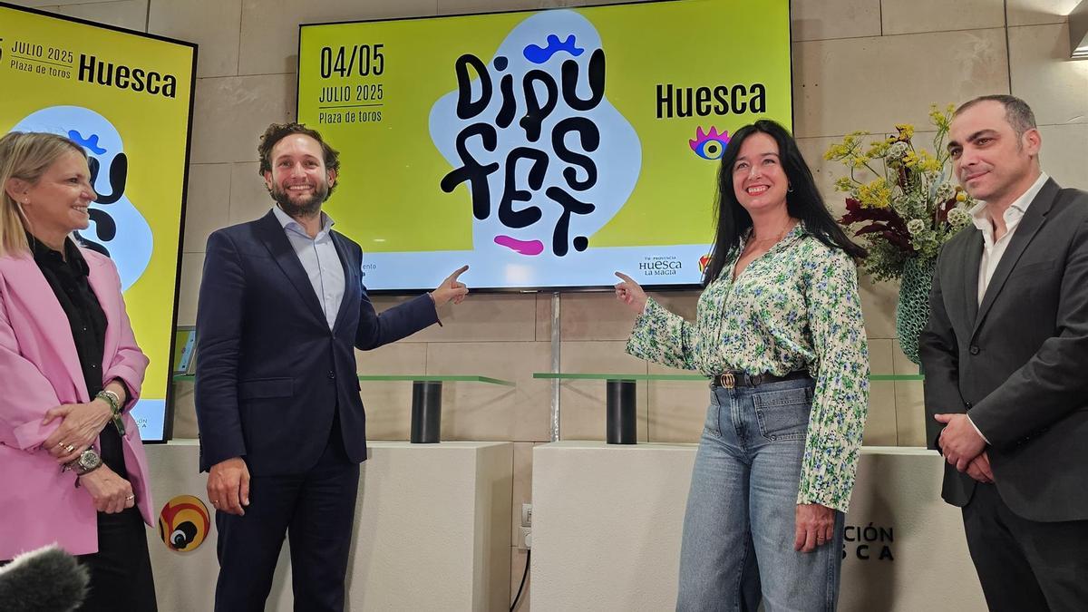 El presidente de la DPH, Isaac Claver, y la alcaldesa de Huesca, Lorena Orduna, en la presentación del Dipufest.