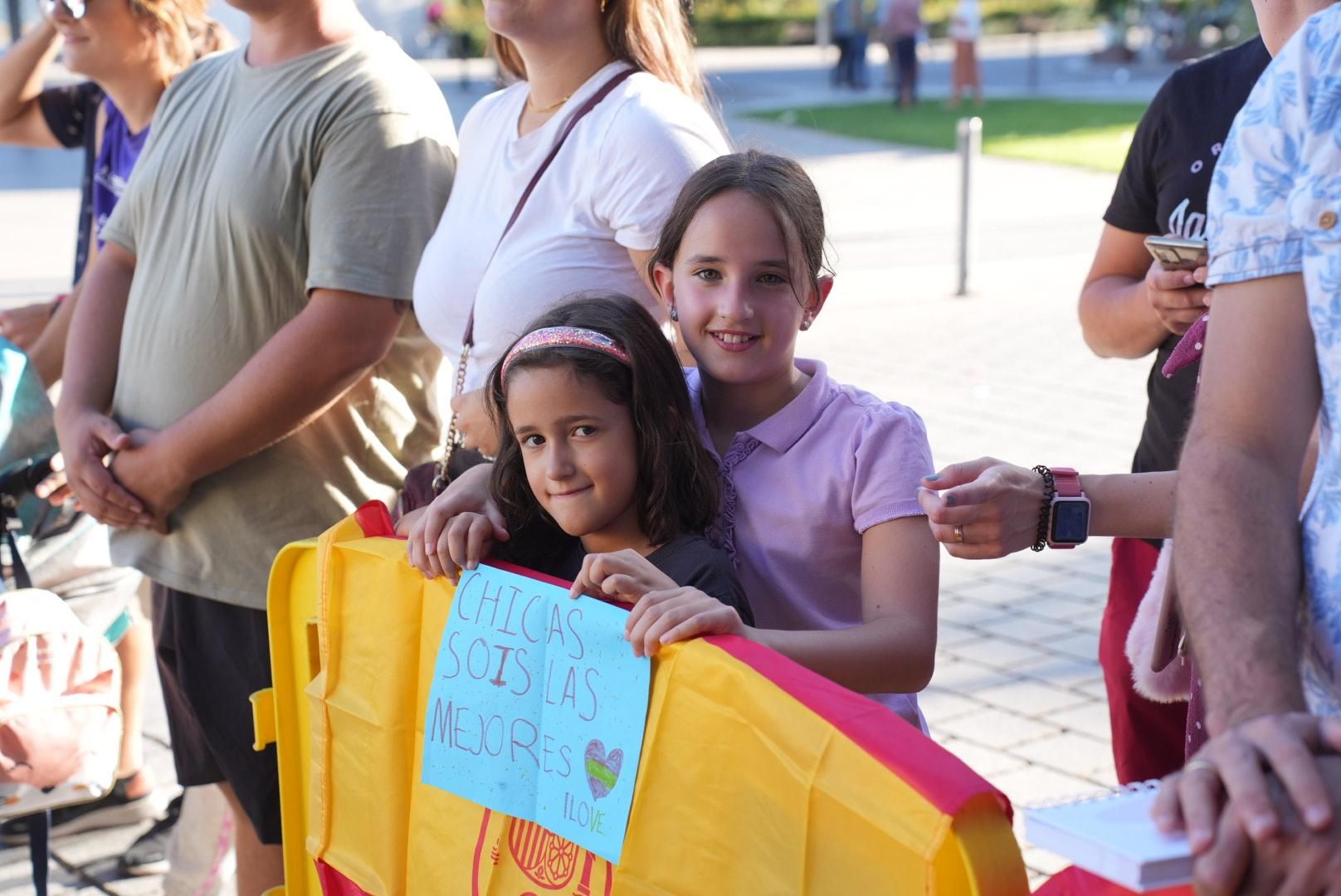 Las campeonas del mundo a su llegada a Córdoba, en imágenes