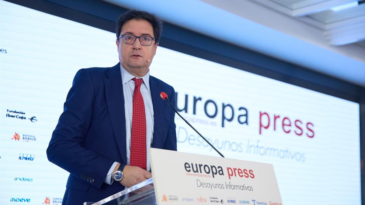 El ministro para la Transformación Digital y de la Función Pública, Óscar López, protagoniza un desayuno informativo de Europa Press.