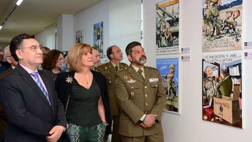 Esteban Guijarro expone en el Museo Militar sus viñetas del Ejército