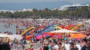 Imagen de archivo de Salou (Tarragona), repleta en vacaciones