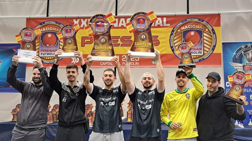 Uno de los numerosos podios del Nacional de futbolín celebrado en el multiusos lalinense.