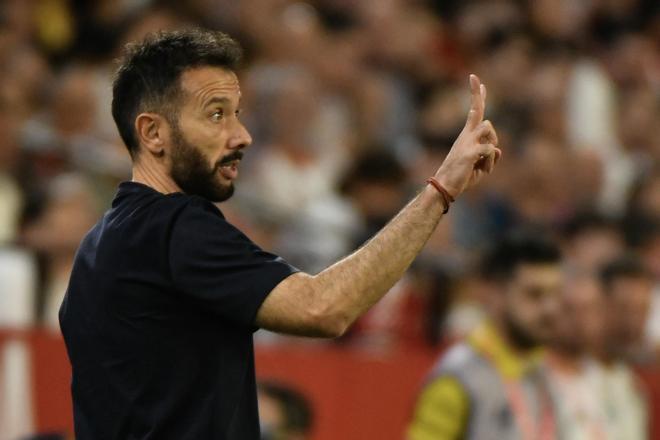 El Valencia despide a Corberán y a Gourlay y rompe toda la estructura deportiva actual