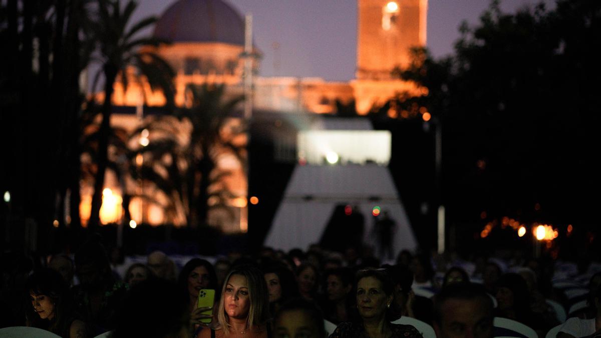 Elche se convierte en un escenario de cine.