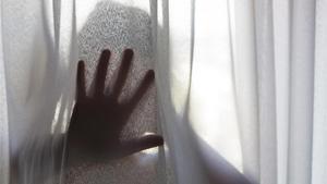 zentauroepp46544434 domestic and family violence  little girl in fear of domesti190114181347