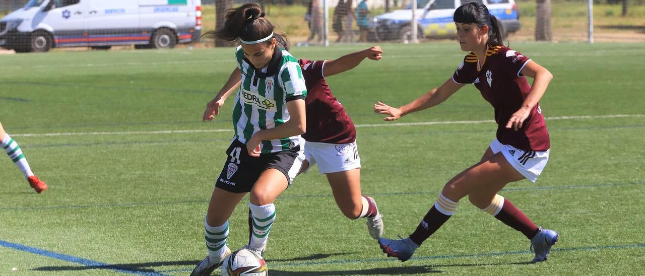 Andrea Blanco, una de las bajas del mercado durante un encuentro de la pasada temporada.