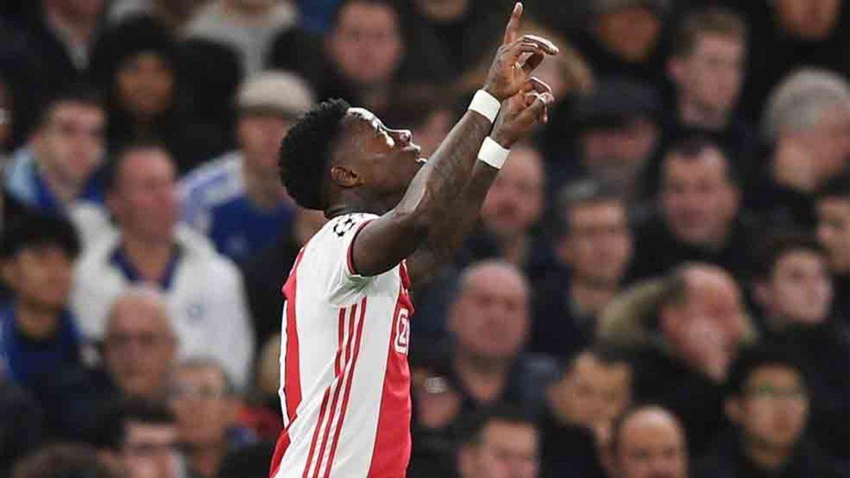 Quincy Promes abre la puerta a una salida del Ajax