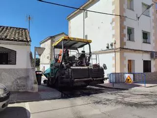 Fotogalería | Obras de asfaltado en barriadas de Coria