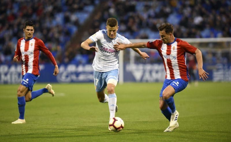 El Real Zaragoza vence al Sporting