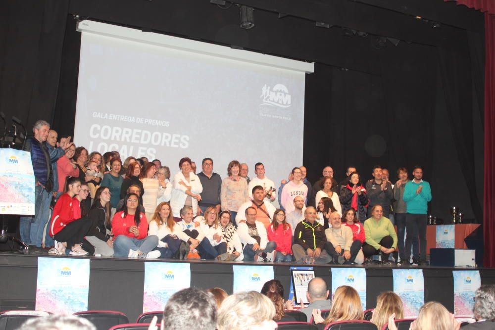 Santa Pola entrega los premios a los corredores locales en una gala festiva.