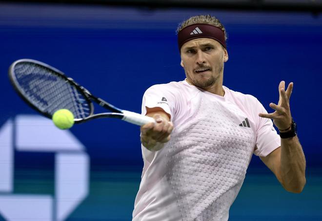 Zverev acaba con un Darderi que reacciona tarde en el US Open