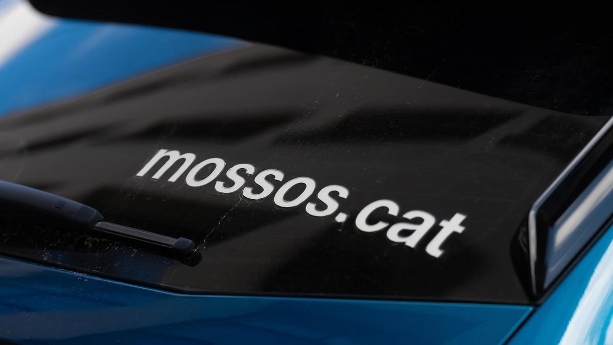 Un vehículo de los Mossos d’Esquadra