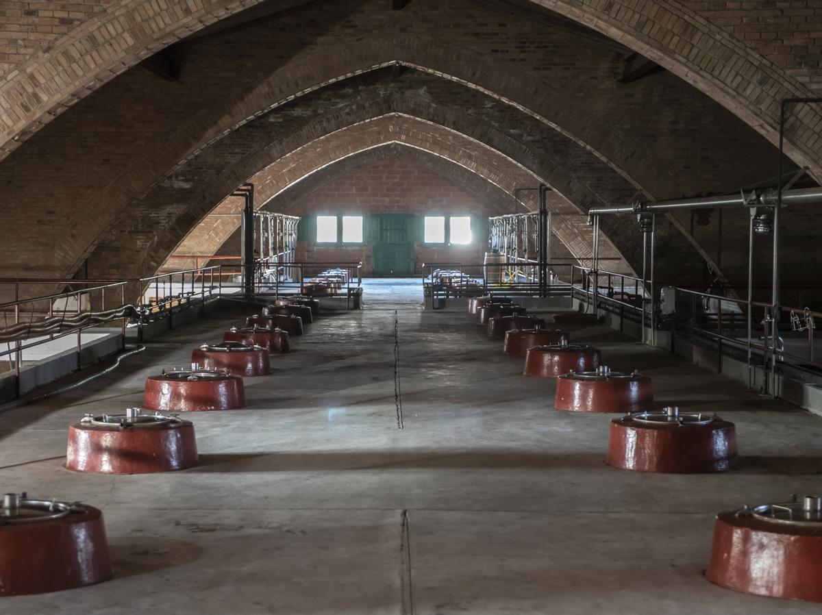 Detall del celler cooperatiu d'Espolla