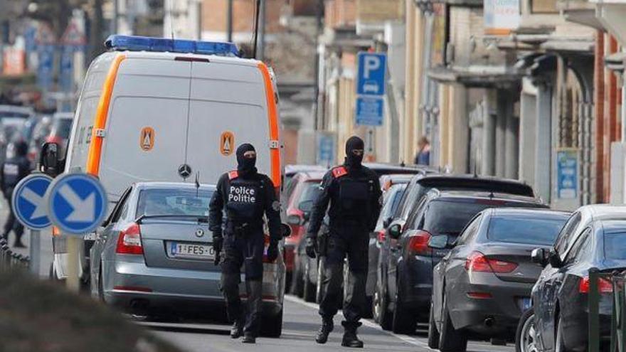 Cuatro personas interrogadas por terrorismo tras 13 registros más en Bélgica