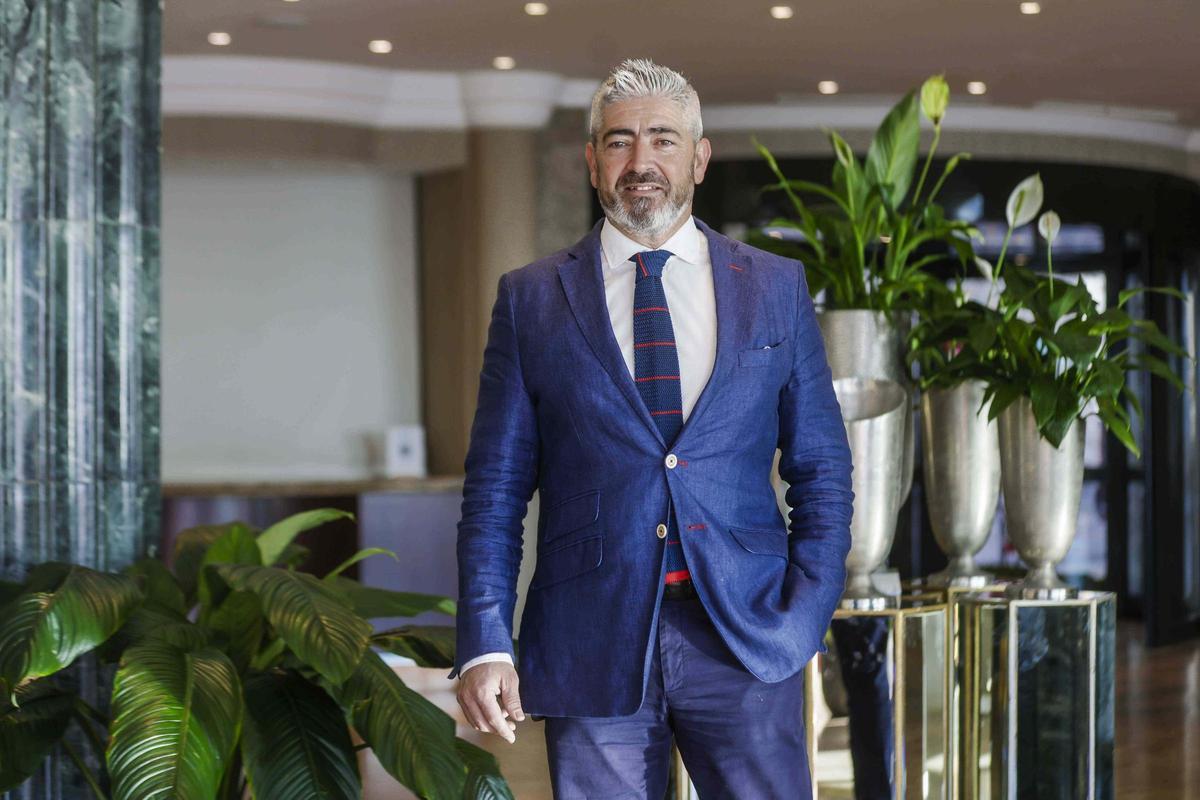 Francisco Serrano, nuevo presidente de la Asociación Hotelera de Palma, en el vestíbulo del Nixe Palace.