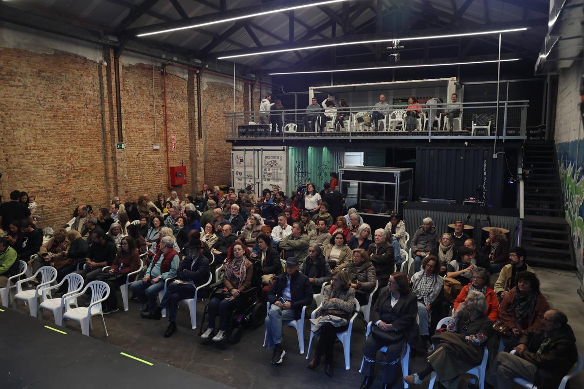 Un acto cultural en el centro Kuivi Almacenes.